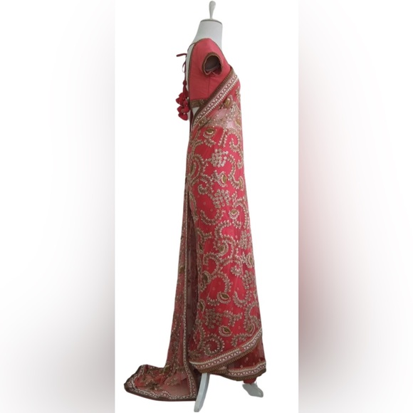 Sabyasachi saree - Picture 4 of 8